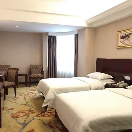 Vienna Hotel Shenzhen Yinhu Bus Station Esterno foto