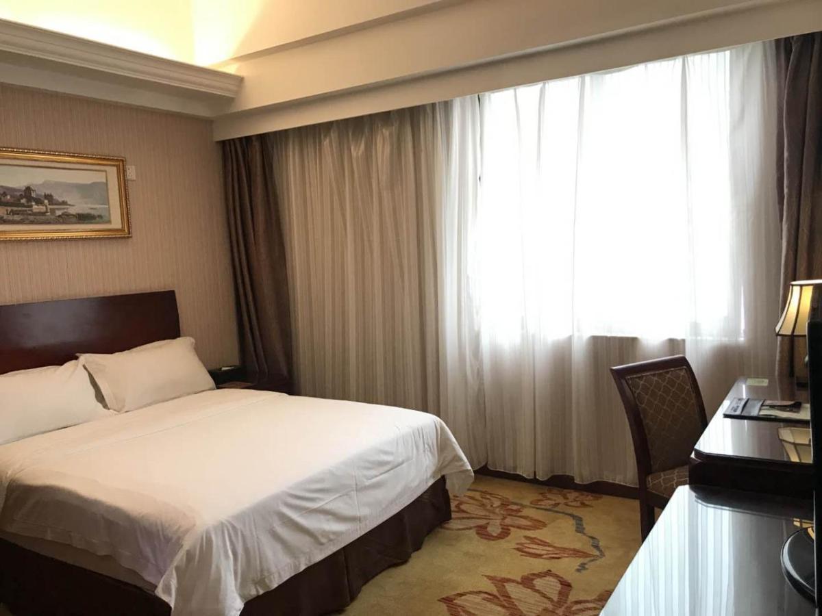 Vienna Hotel Shenzhen Yinhu Bus Station Esterno foto