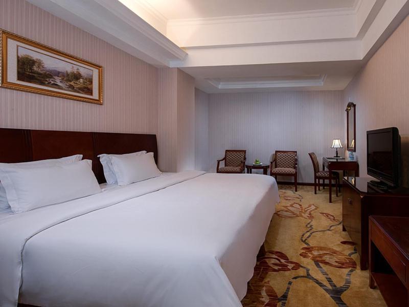 Vienna Hotel Shenzhen Yinhu Bus Station Esterno foto